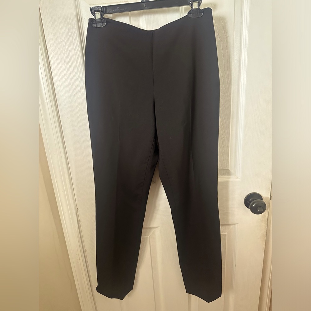 Elie Tahari black dress pants. Size: 4